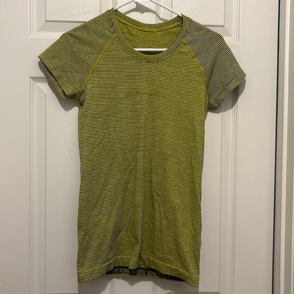 lululemon athletica Tops - Lululemon swiftly tech
